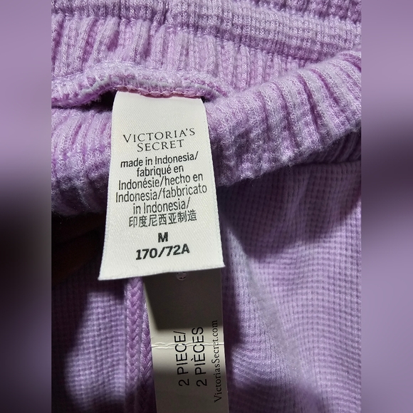 *NWT* Victoria's Secret Matching Lightweight Shorts - Picture 4 of 4